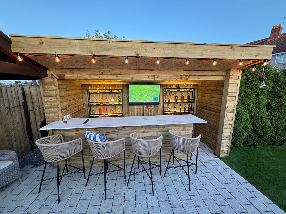 Garden with Bar